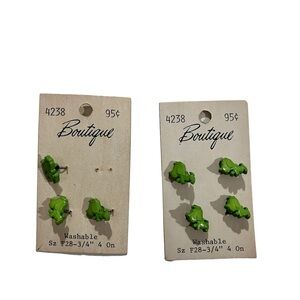 Vintage Set of 7 Boutique Washable Green Hound Dog Buttons Size F28 3/4” NOS